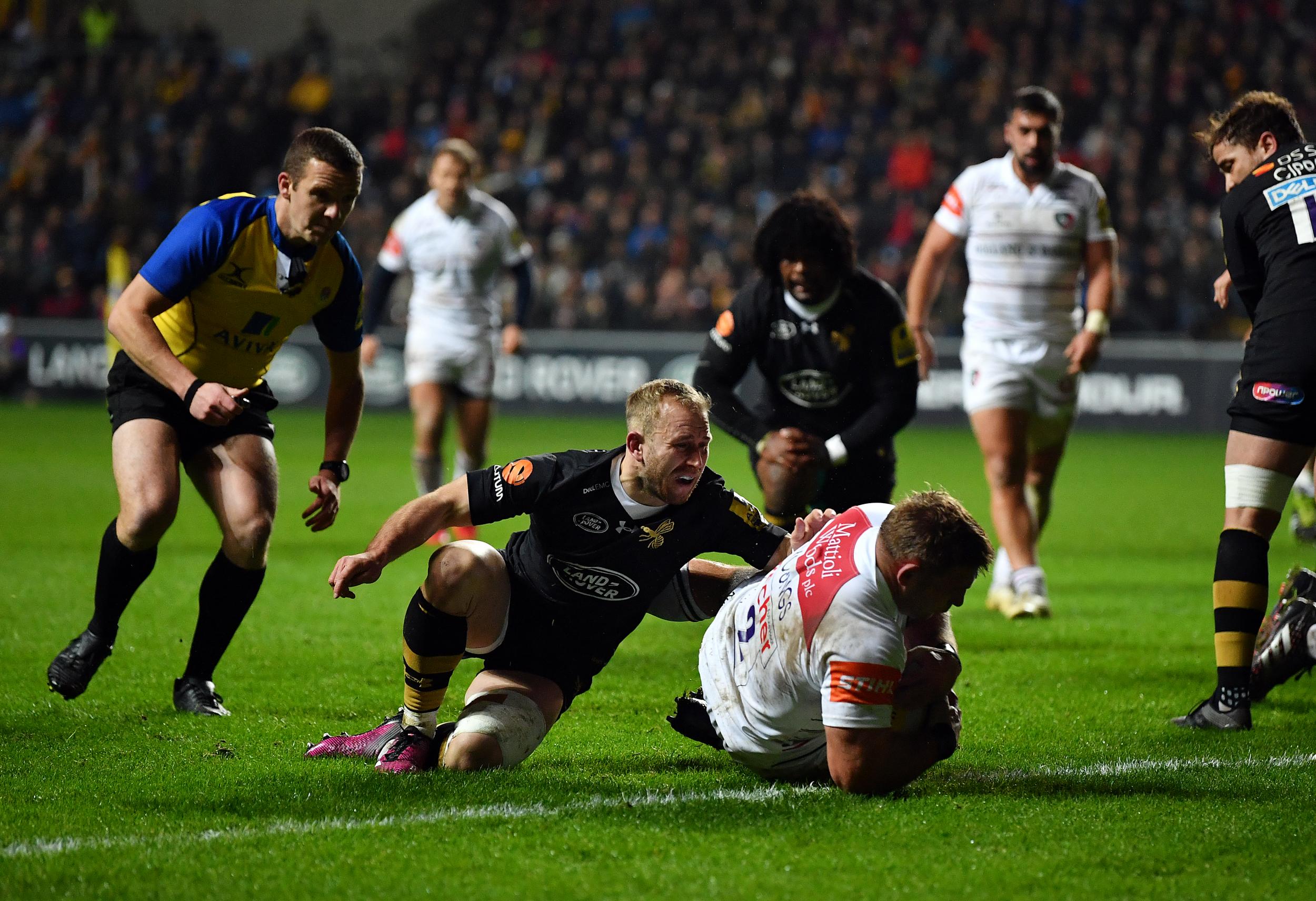 Tom Youngs scores a try for Leicester Tigers