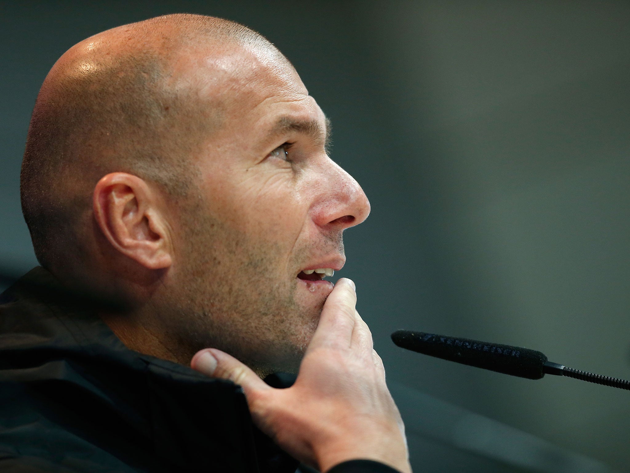 Zinedine Zidane urges fans to stick by faltering Real Madrid