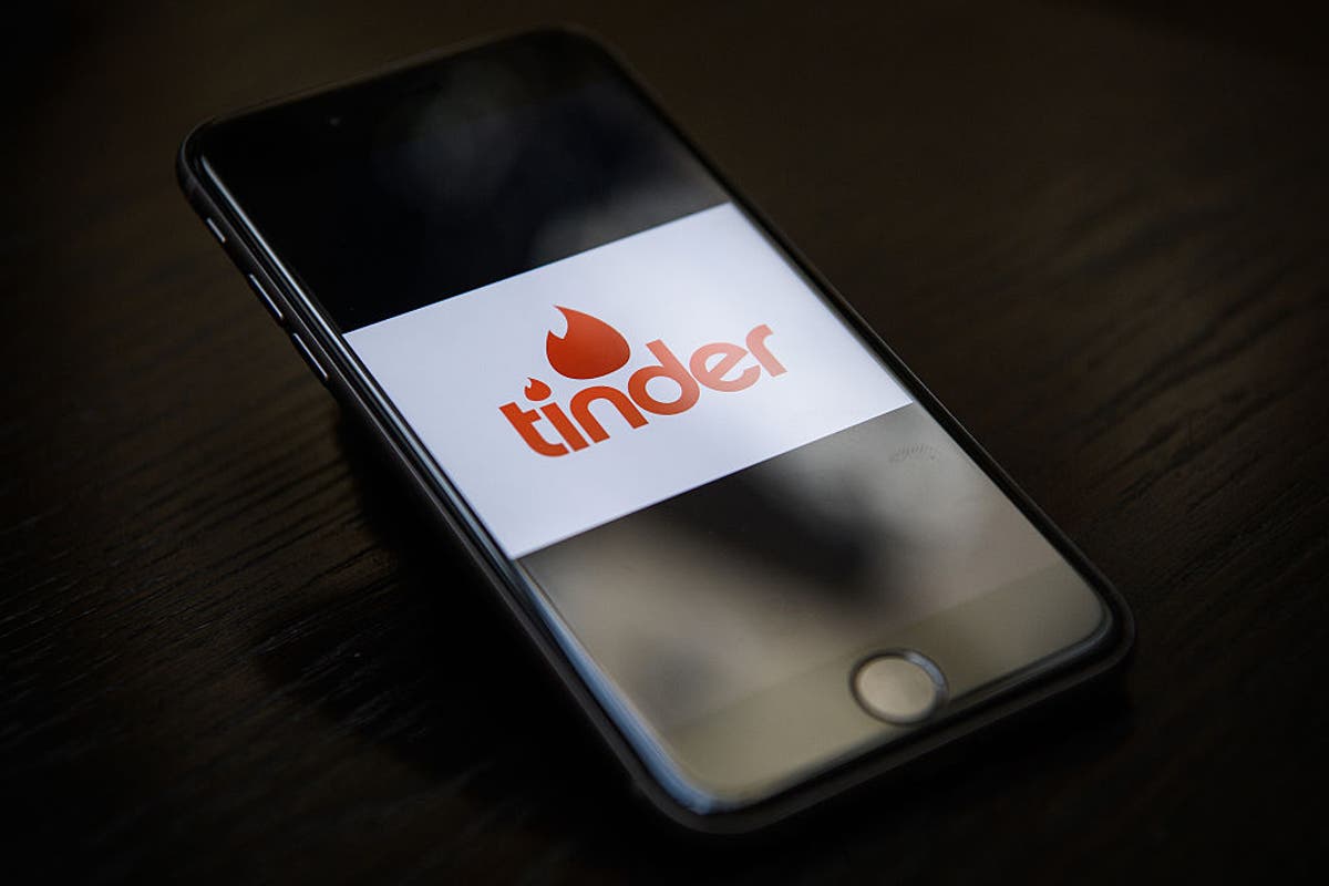 Tinder Accused Of Banning Transgender Woman From Using Dating App The 9050