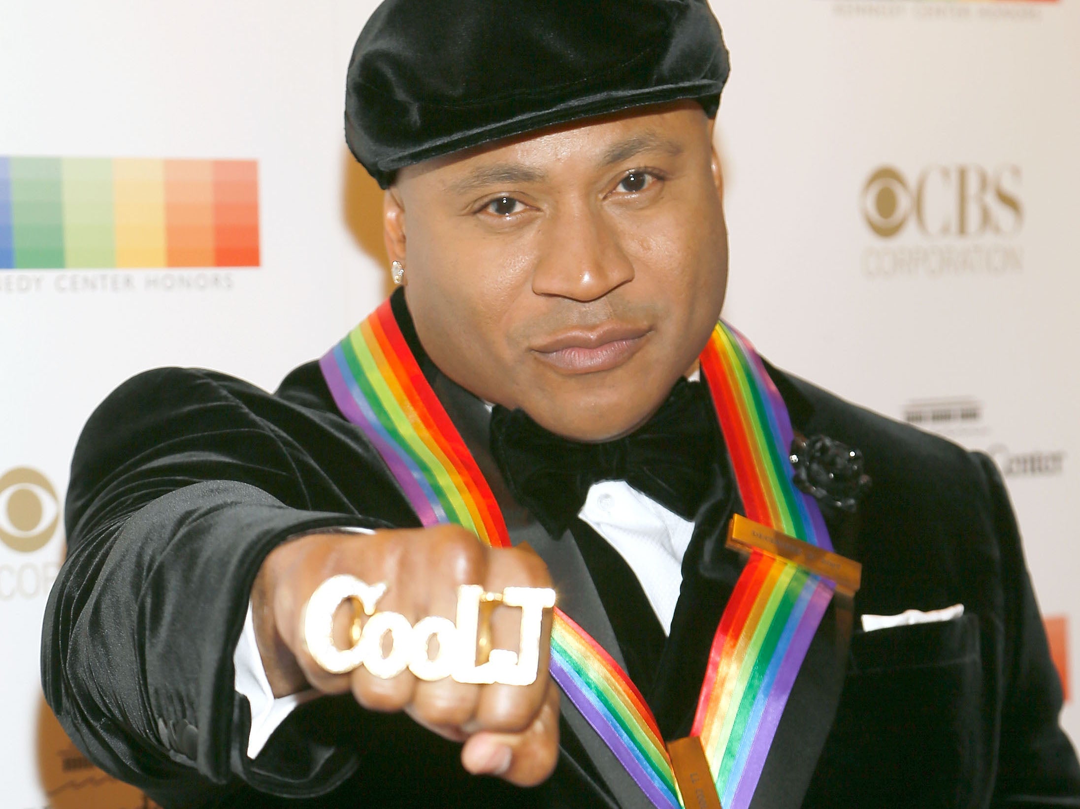 Kangol bucket hat store ll cool j