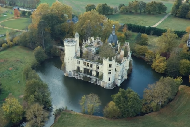 Château de la Mothe-Chandeniers is up for adoption
