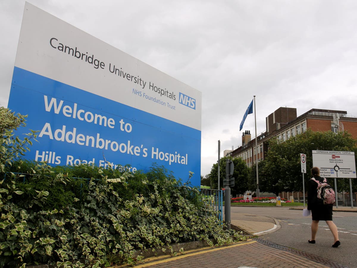 Patient dies in ambulance waiting outside &lsquo;extremely busy&rsquo; A&E