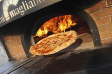 Naples pizza-making awarded Unesco status