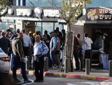 Israeli security guard stabbed at Jerusalem bus station
