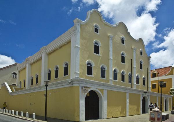 The synagogue in Curaçao is one of the main sights in Willemstad