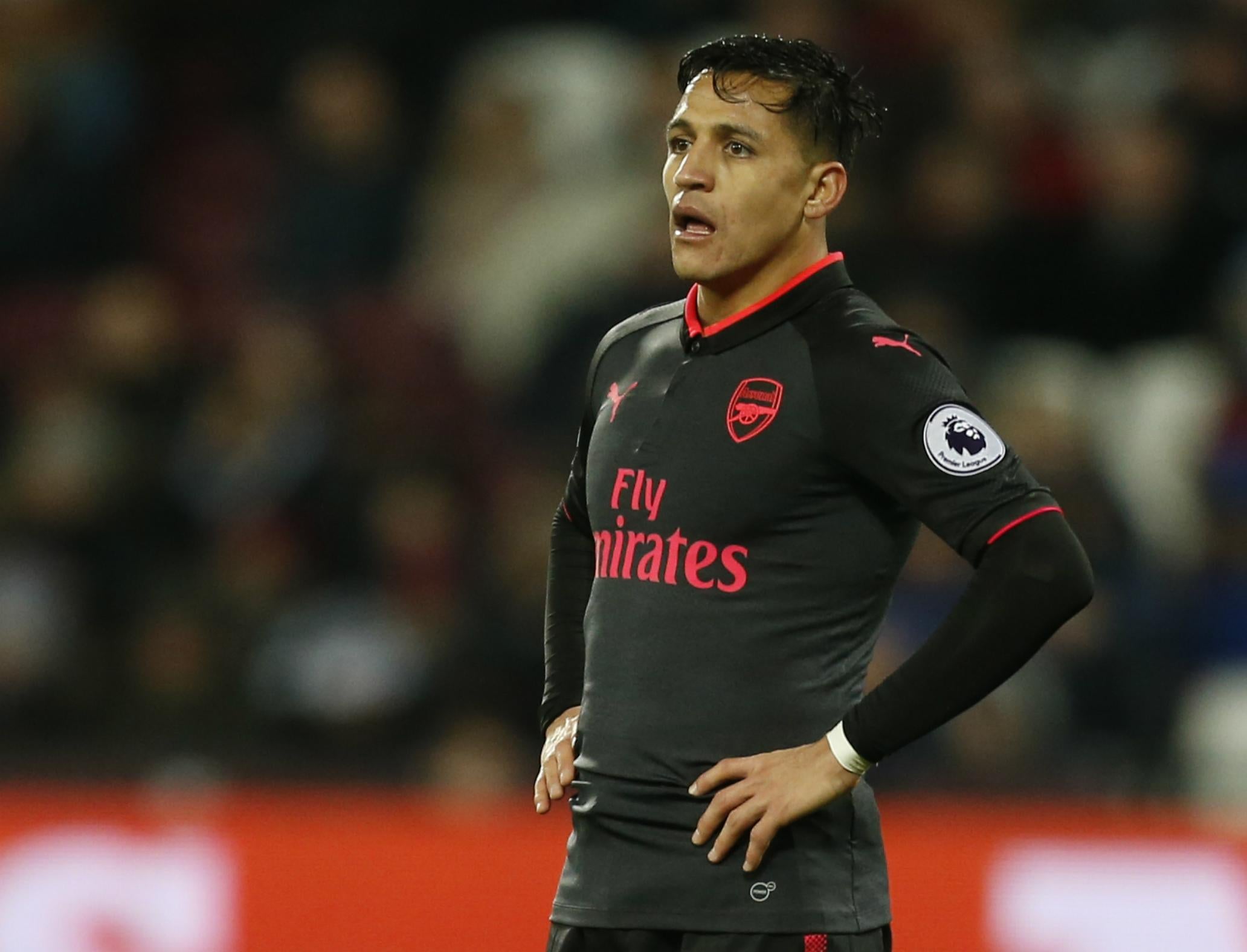 Alexis Sanchez was substituted at the London Stadium