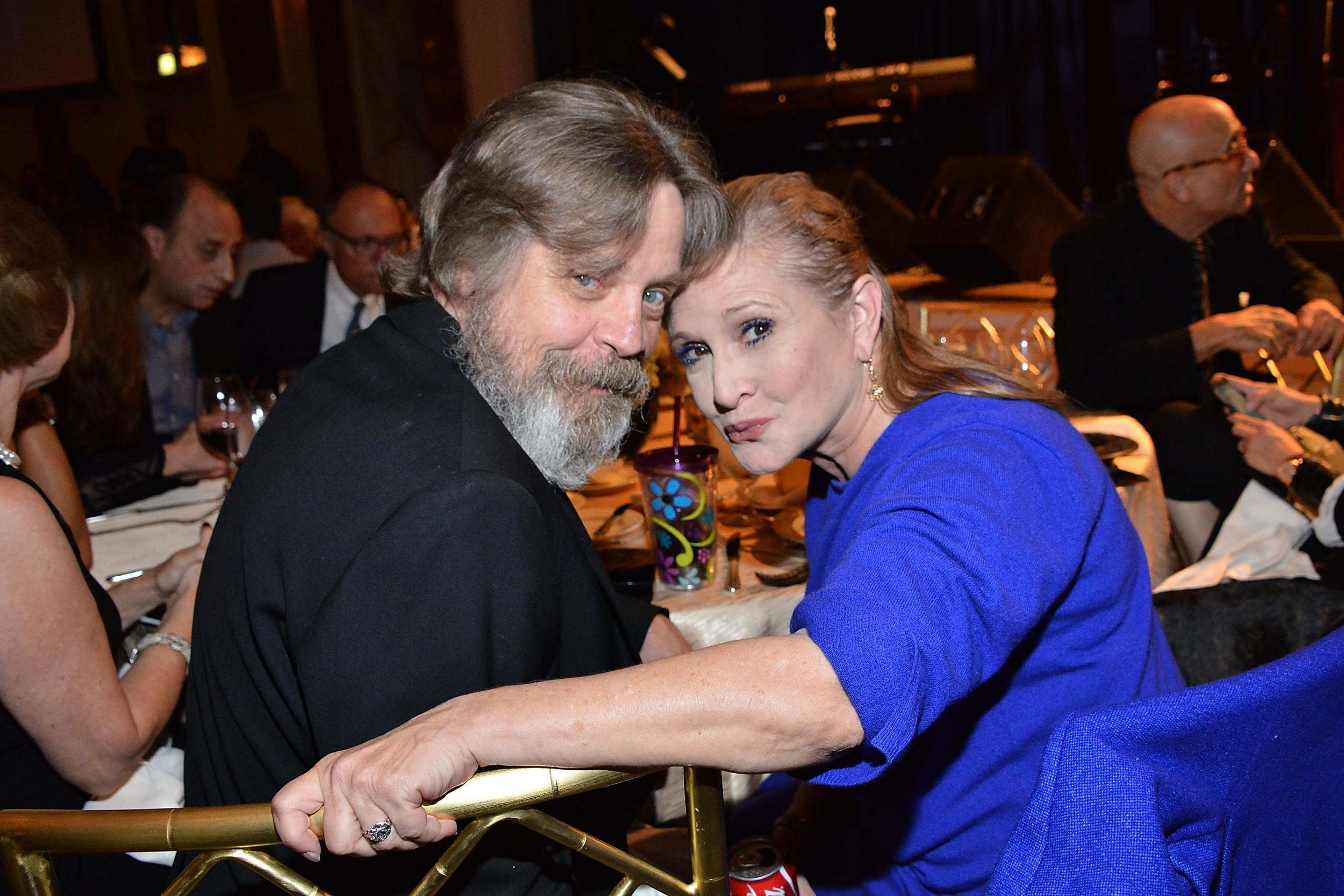  STAR WARS: THE LAST JEDI : Mark Hamill, Carrie Fisher