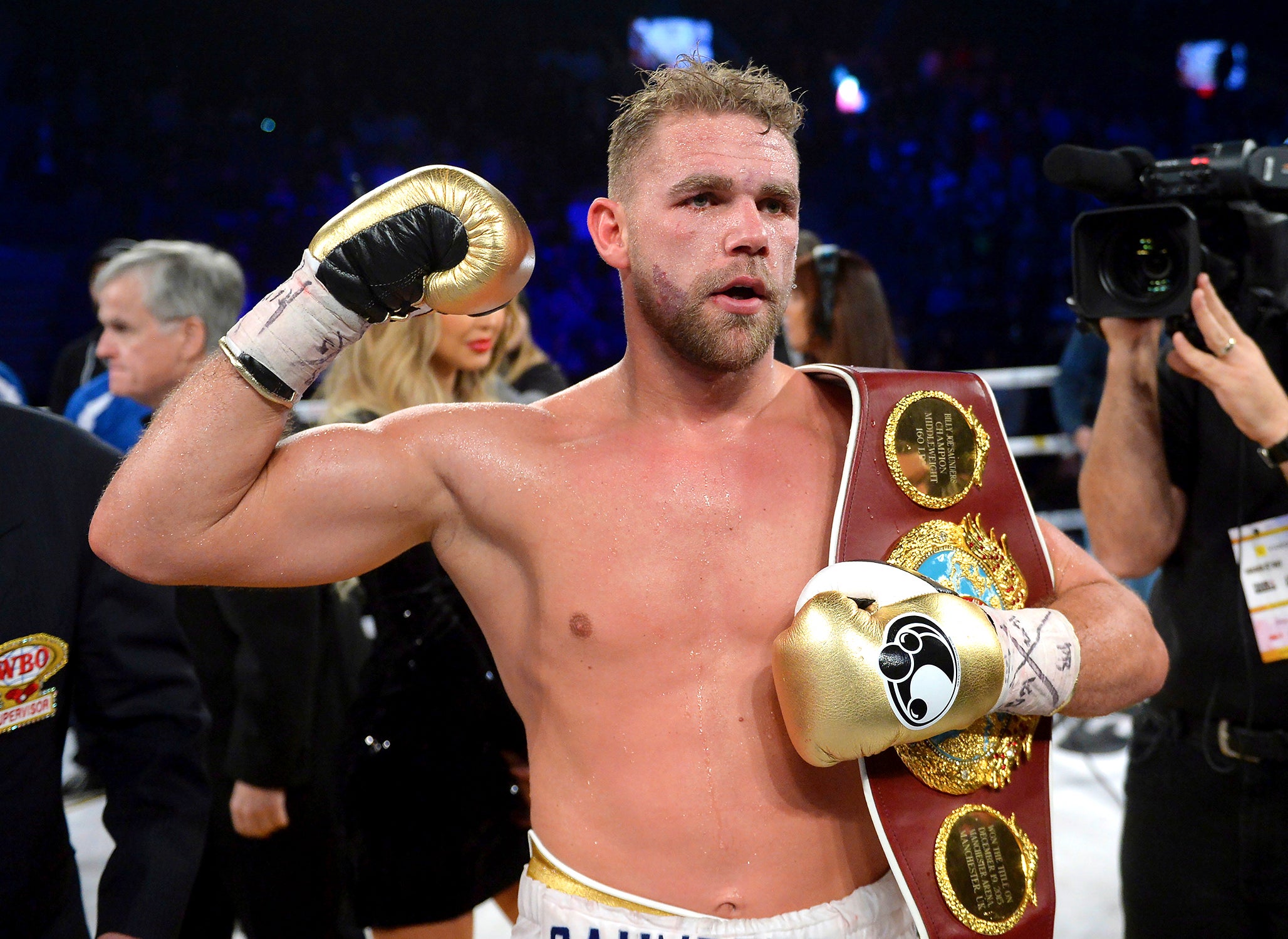 Billy Joe Saunders celebrates his victory in Montreal