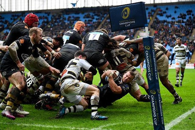 Tom Cruse dives over the line to score for Wasps
