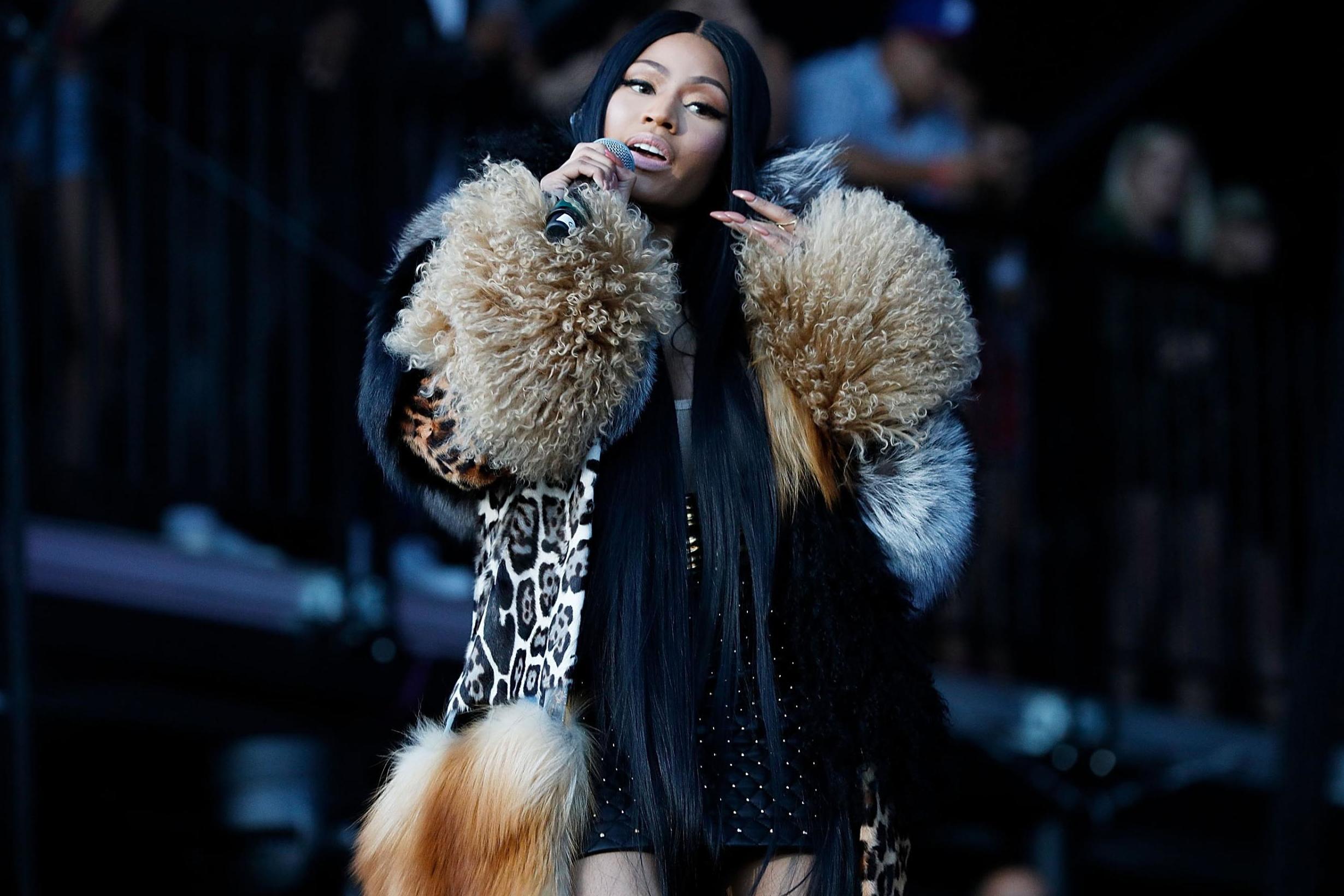 Nicki minaj hotsell fur coat