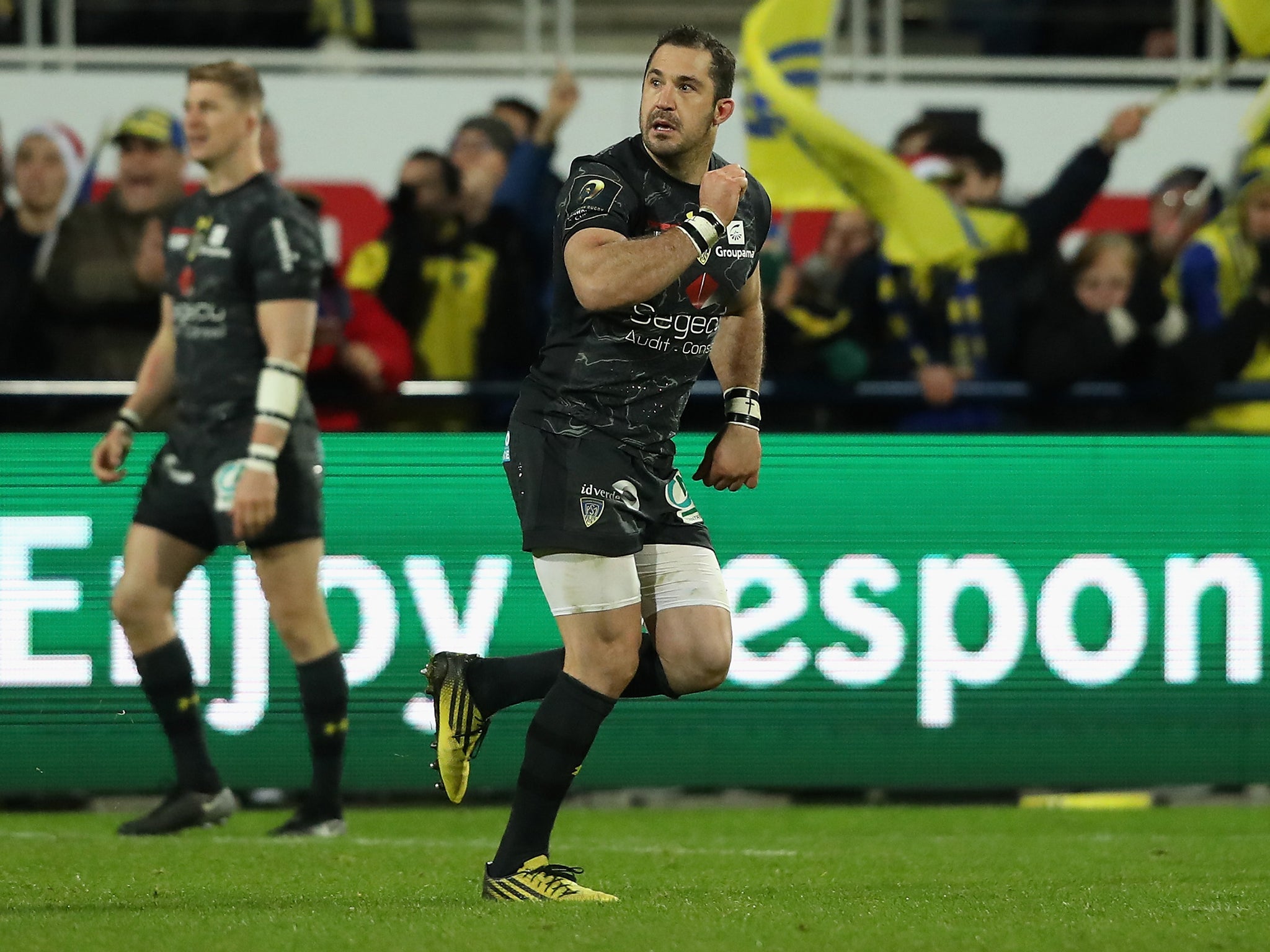 Scott Spedding's late long-distance penalty dealt Saracens a narrow defeat in Pool 2