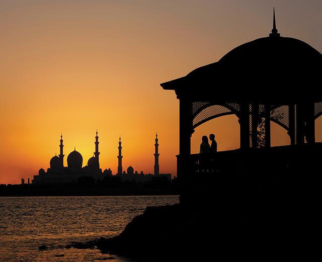 Broaden your horizon: The hotel is the only one in Abu Dhabi overlooking the Sheikh Zayed Grand Mosque