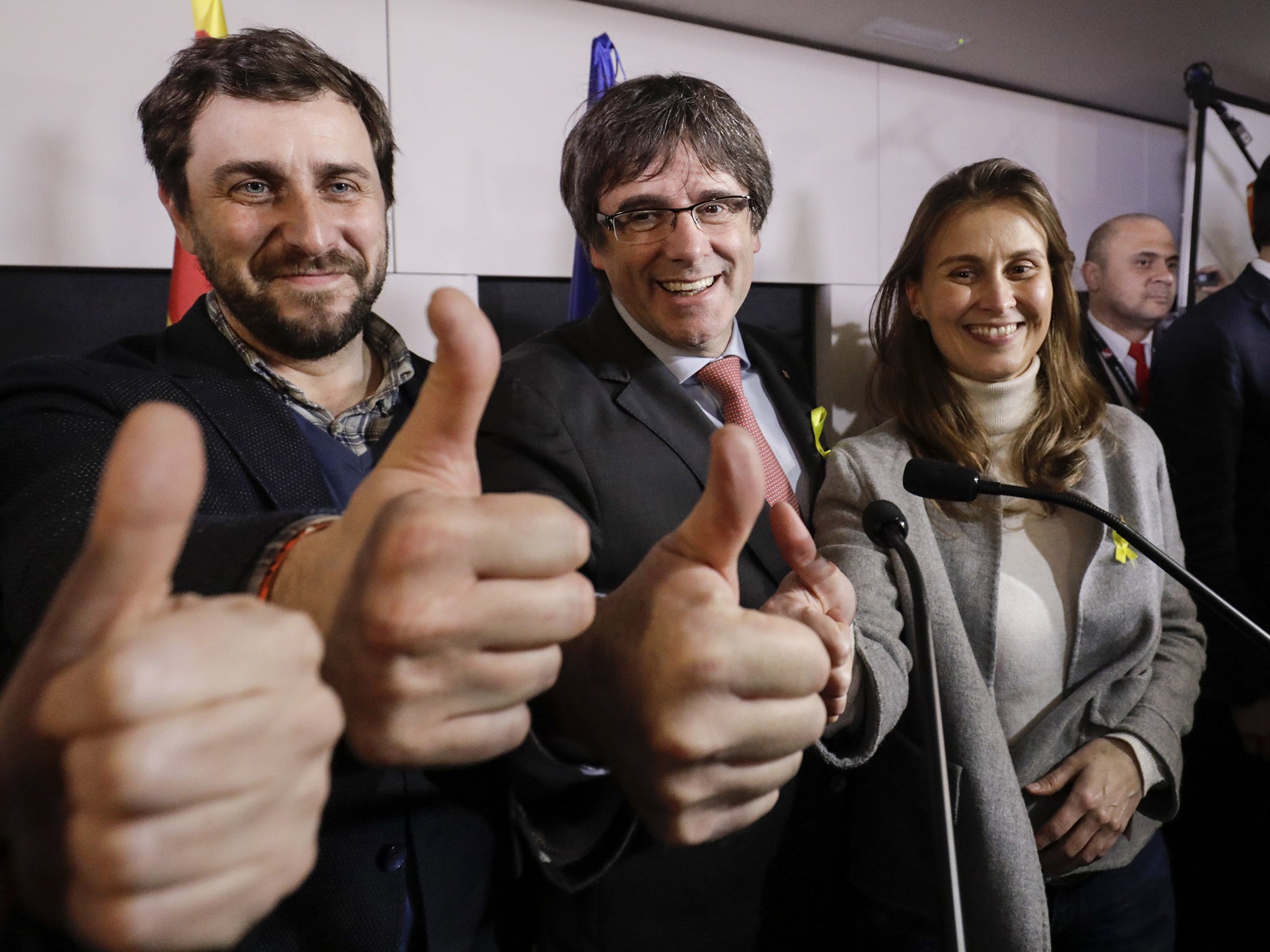 Carles Puigdemont gives a thumbs up after the Catalonia Regional Election results