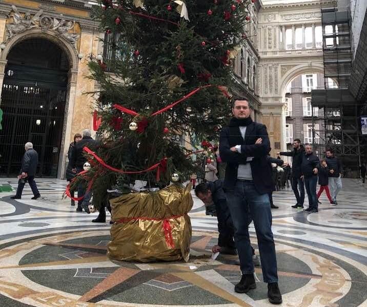 The owners of Caffe Gambrinus, who donated the tree, have said it's a symbol of 'resistance' to crime