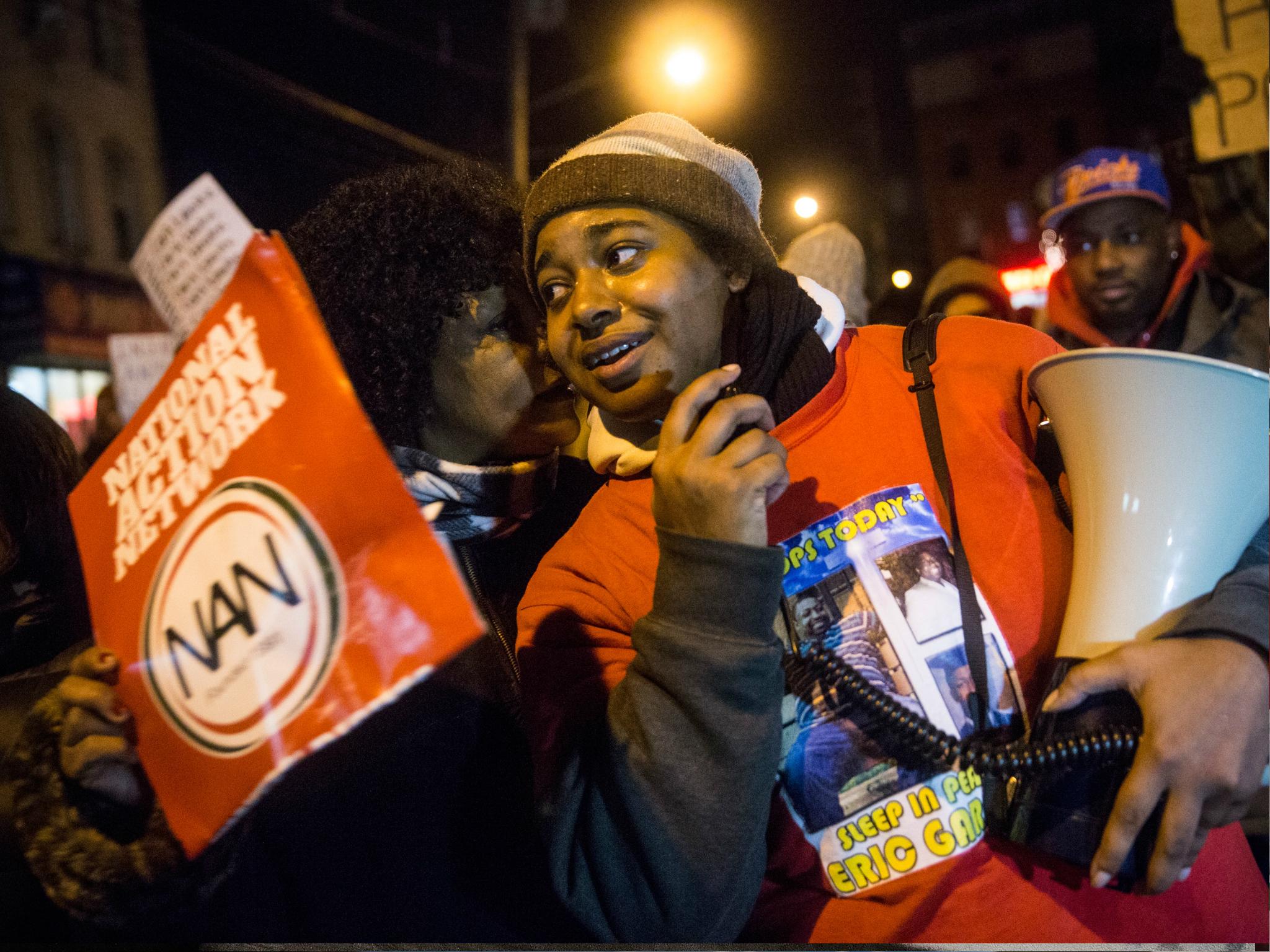 Activist Erica Garner, daughter of Eric Garner who died after police put him in a chokehold in 2014, has died a week after suffering a massive heart attack.