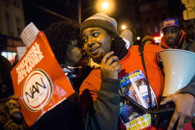 Activist Erica Garner, daughter of Eric Garner who died after police put him in a chokehold in 2014, has died a week after suffering a massive heart attack.