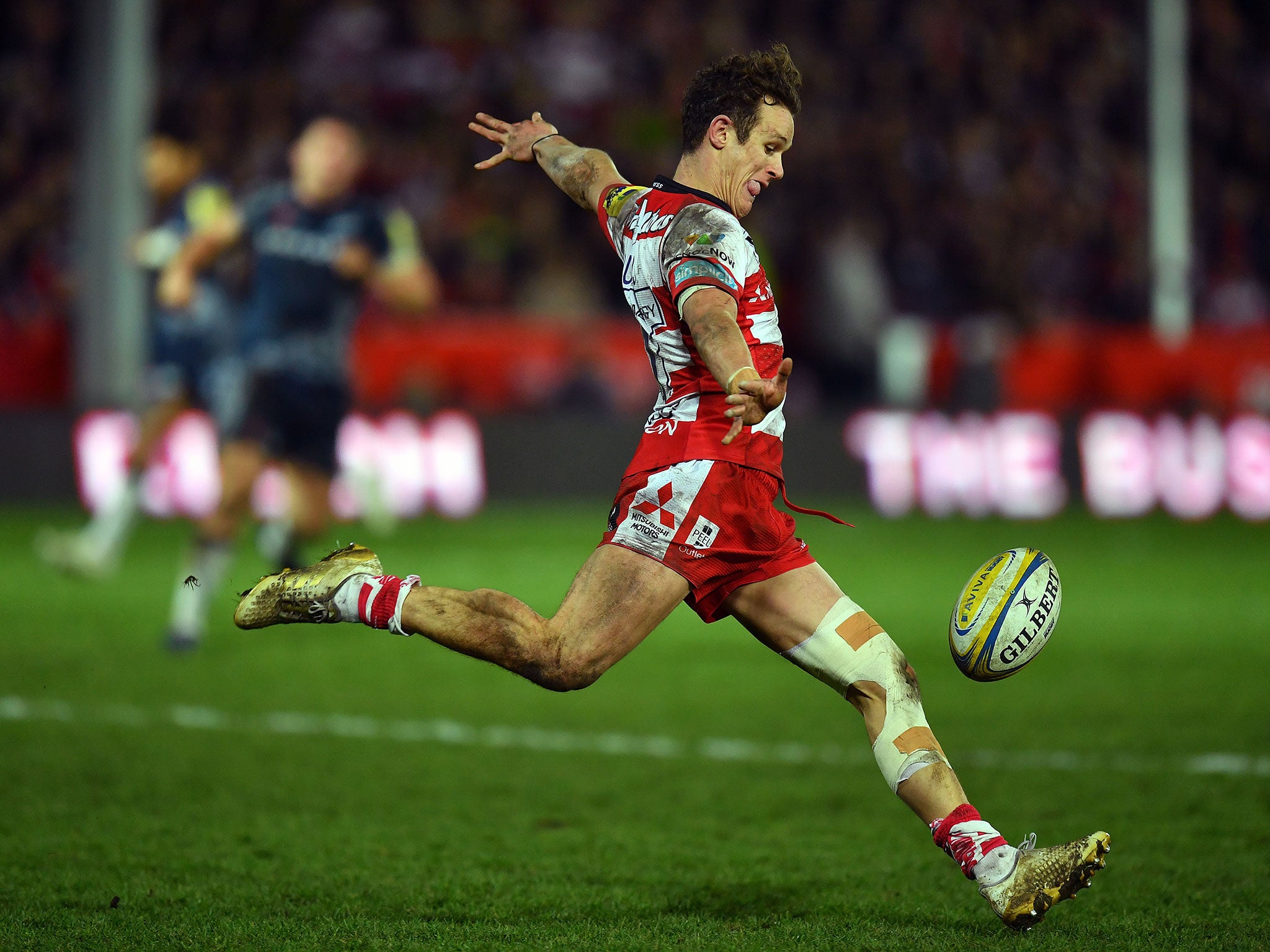 Billy Burns kicks for Gloucester