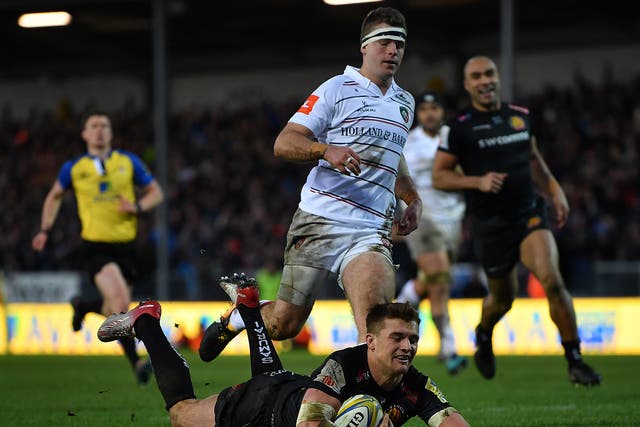 Henry Slade scored a breakaway interception try as Exeter Chiefs beat Leicester Tigers