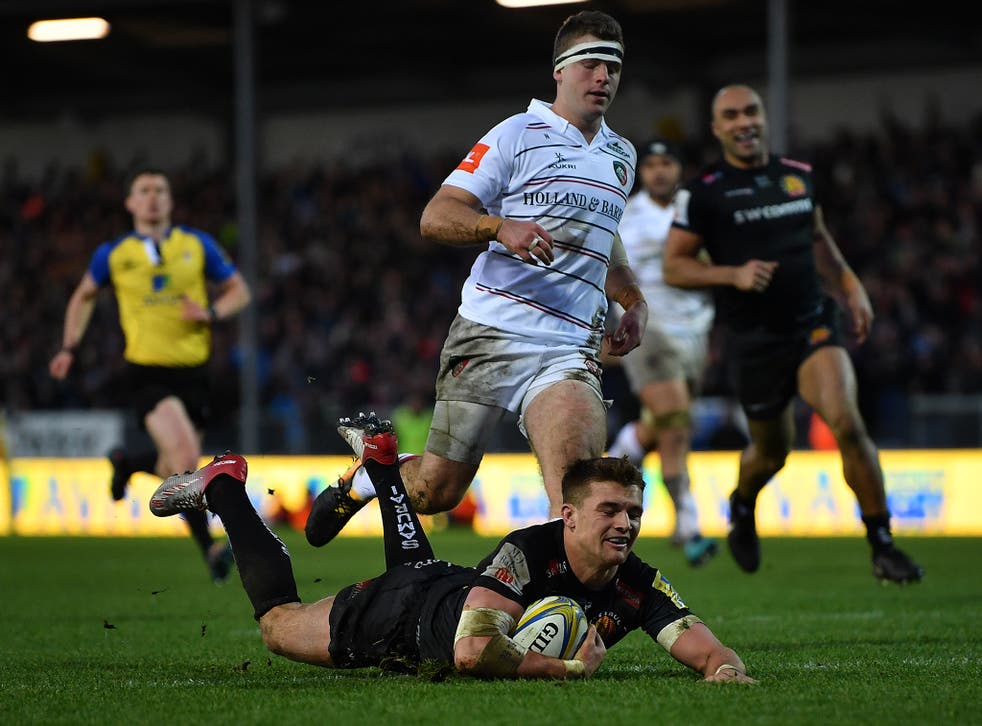 Henry Slade scored a breakaway interception try as Exeter Chiefs beat Leicester Tigers