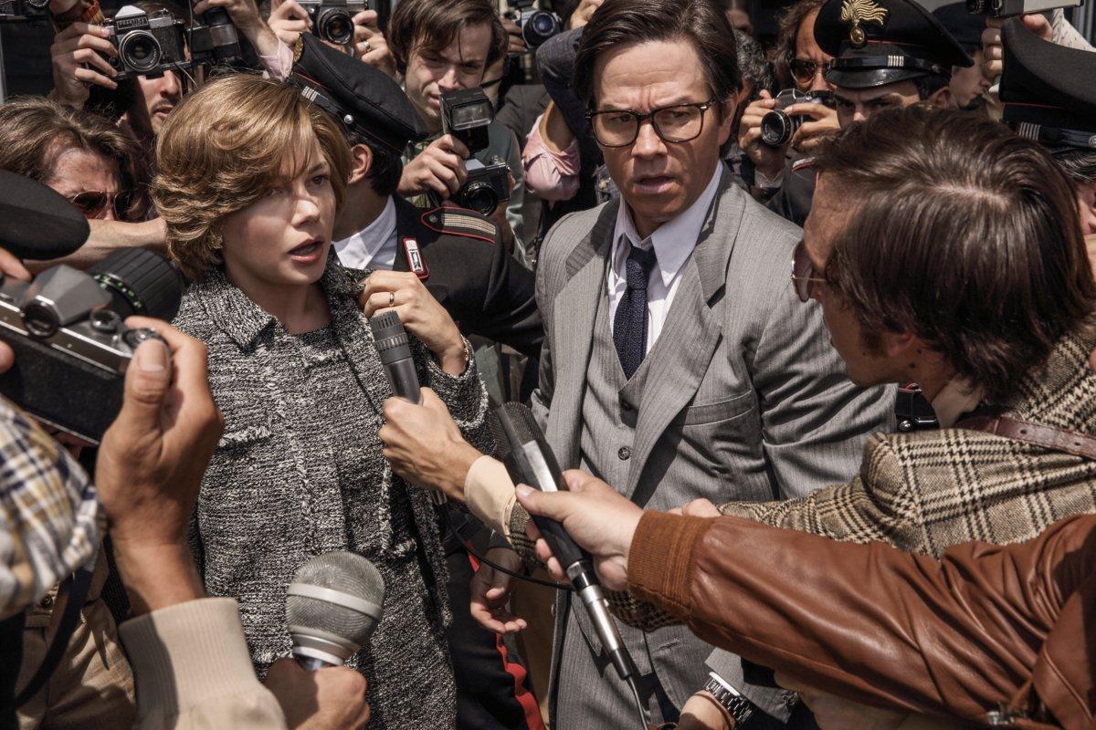 Fletcher Chase (Mark Wahlberg) is sent by Getty to Rome to help Gail (Michelle Williams) get her son back