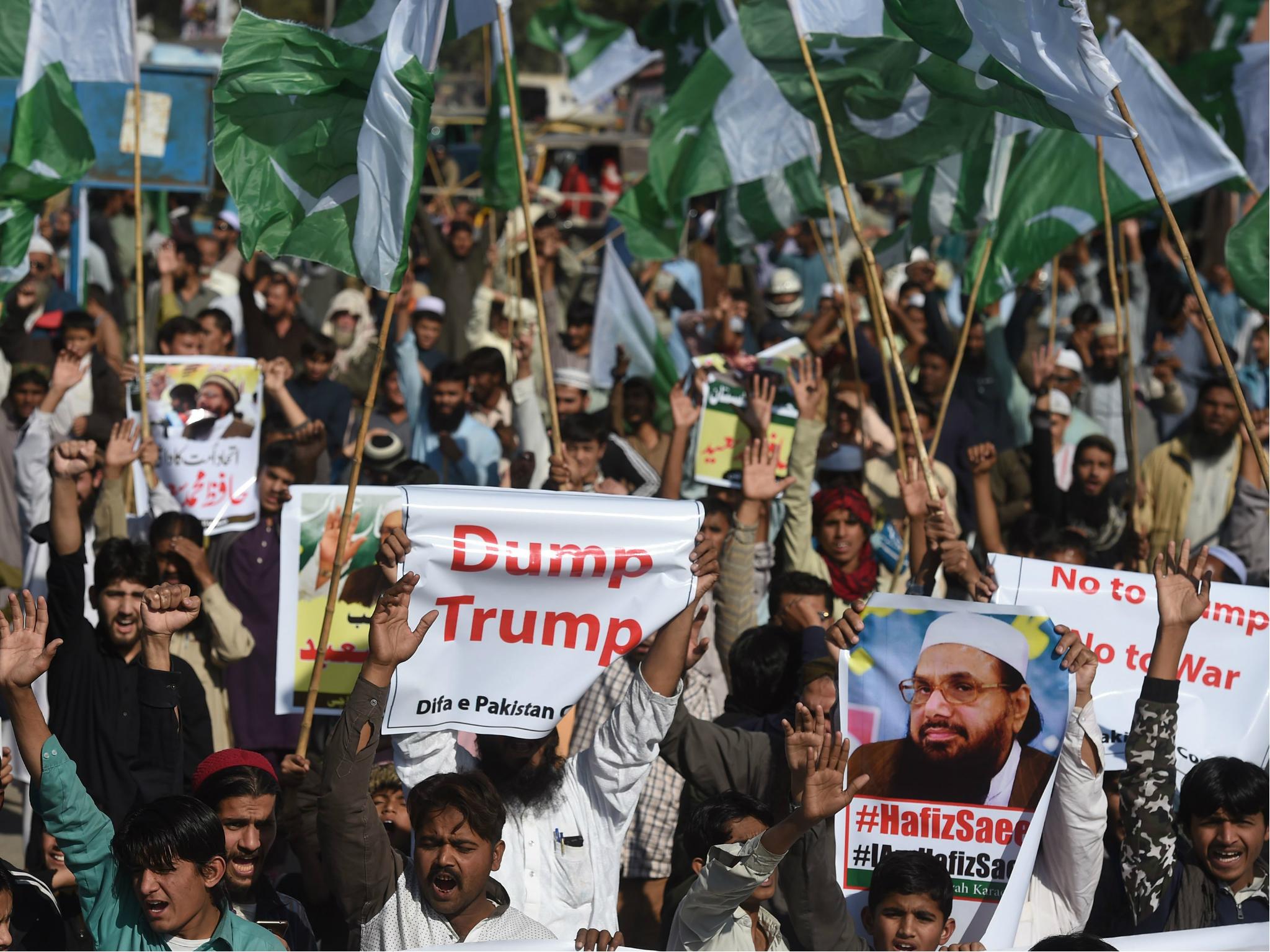Activists of the Difa-e-Pakistan Council shout anti-US slogans at a protest in Karachi on 2 January 2018.