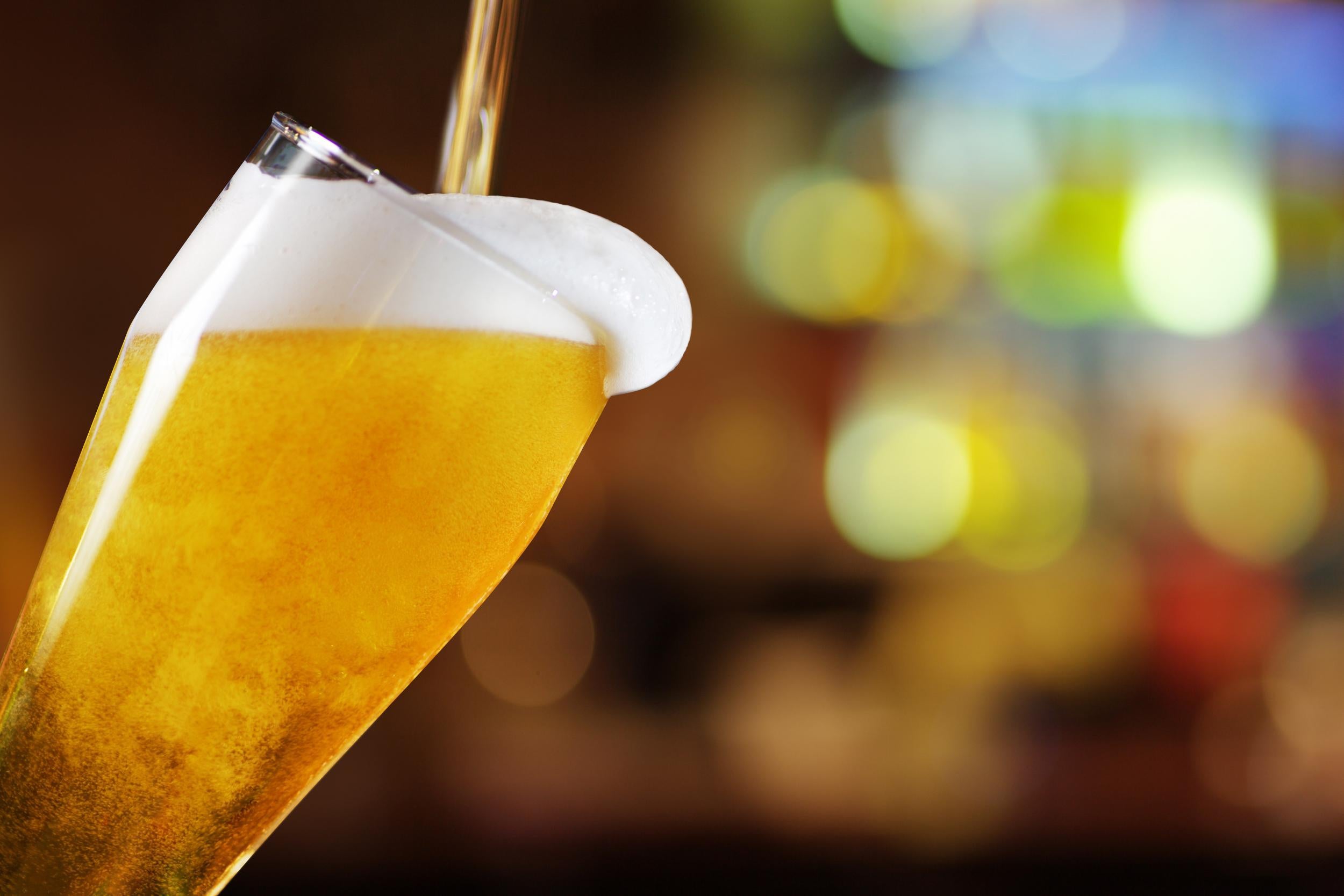 Why Good Bars Don't Serve Your Beer In A Frosted Glass