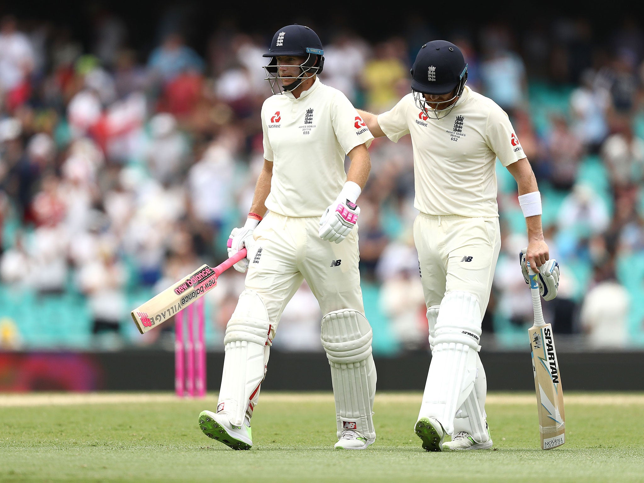 England wilted under the heat in Sydney