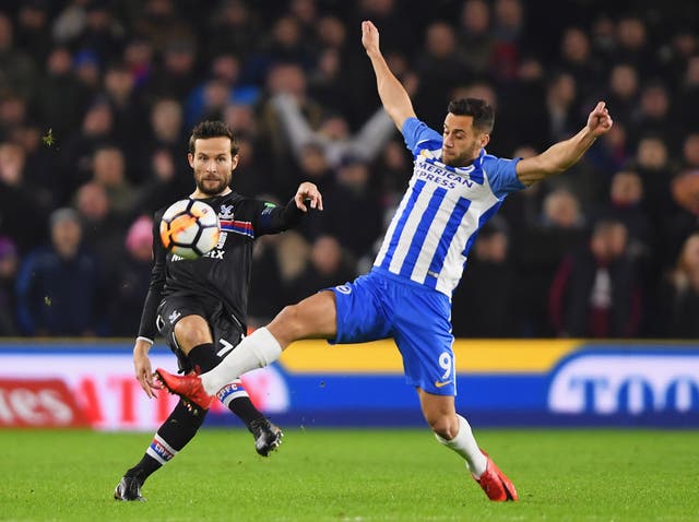 Yohan Cabaye delivers a forward pass from midfield