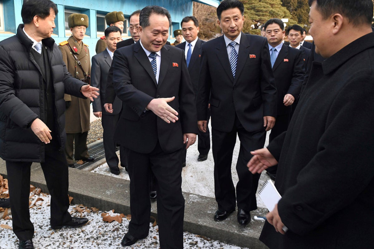 North and South Korea agree to hold military talks after first summit ...