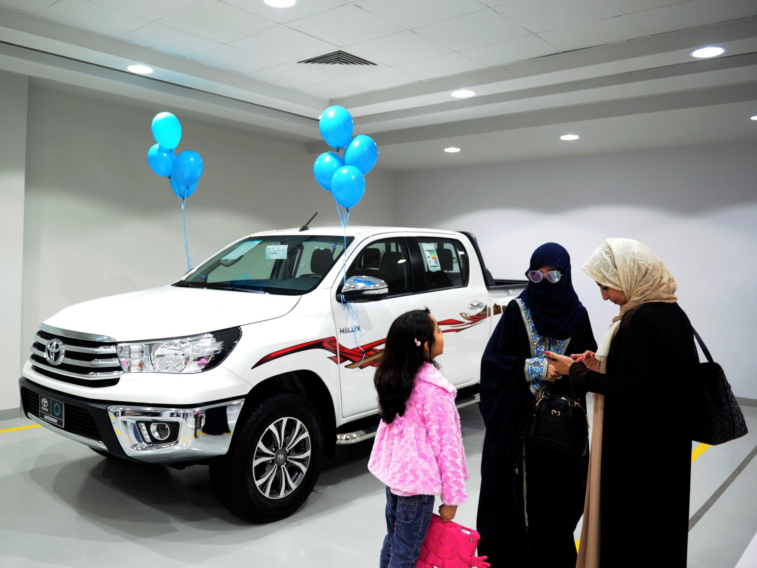 Saudi women tour the showroom
