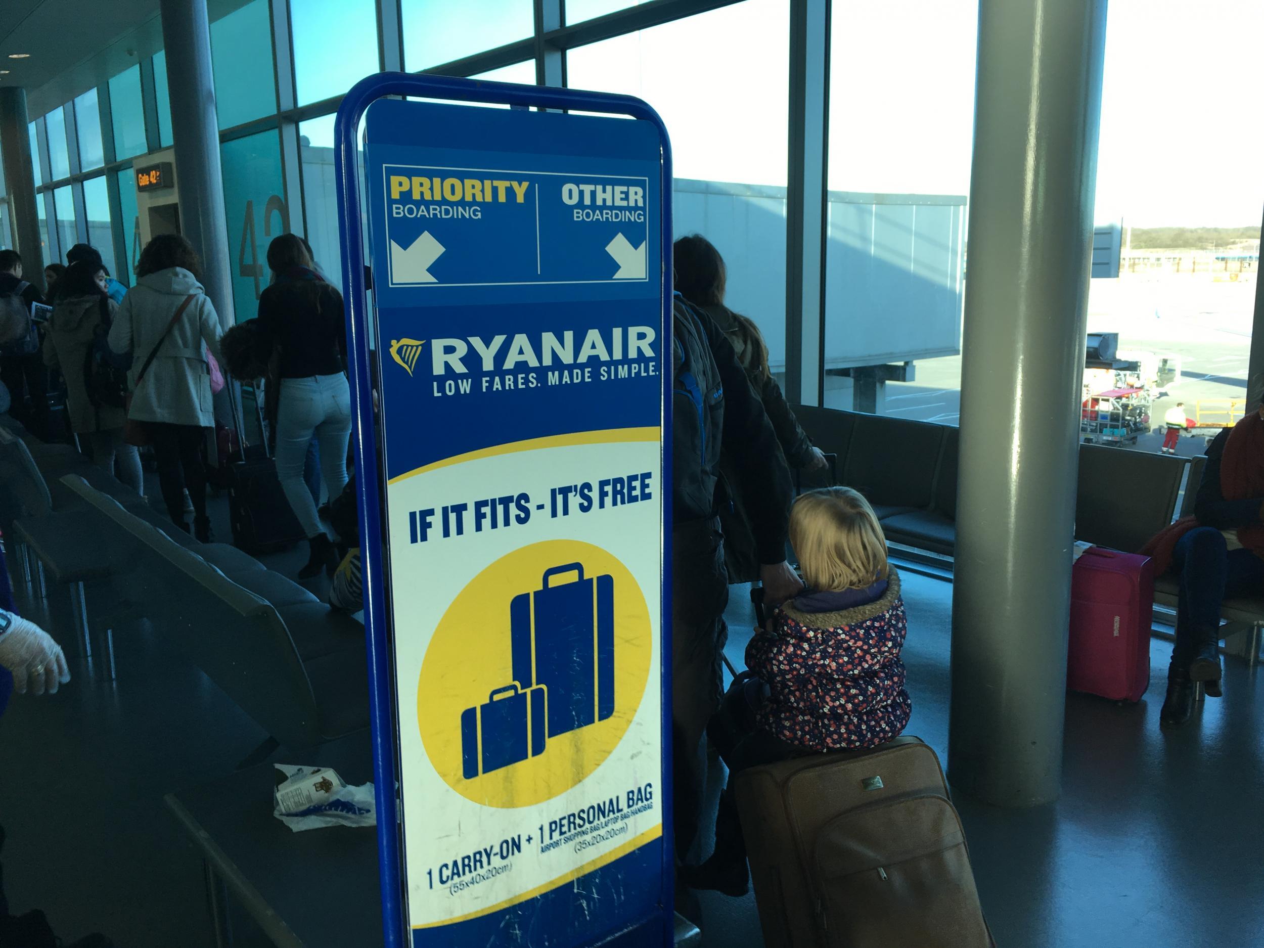 small personal bag ryanair