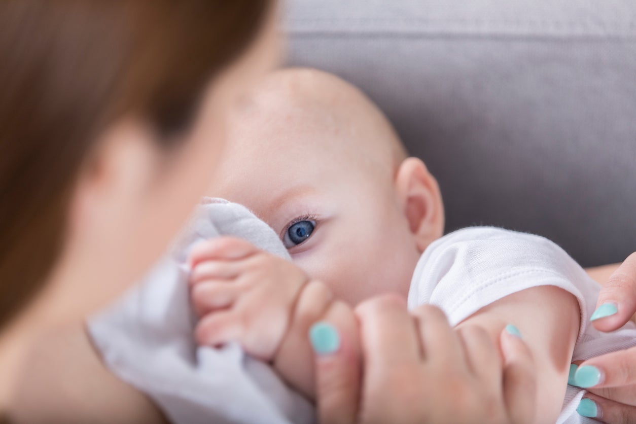 Man Takes Intimate Photos Of His Wife Breastfeeding Their Baby The 