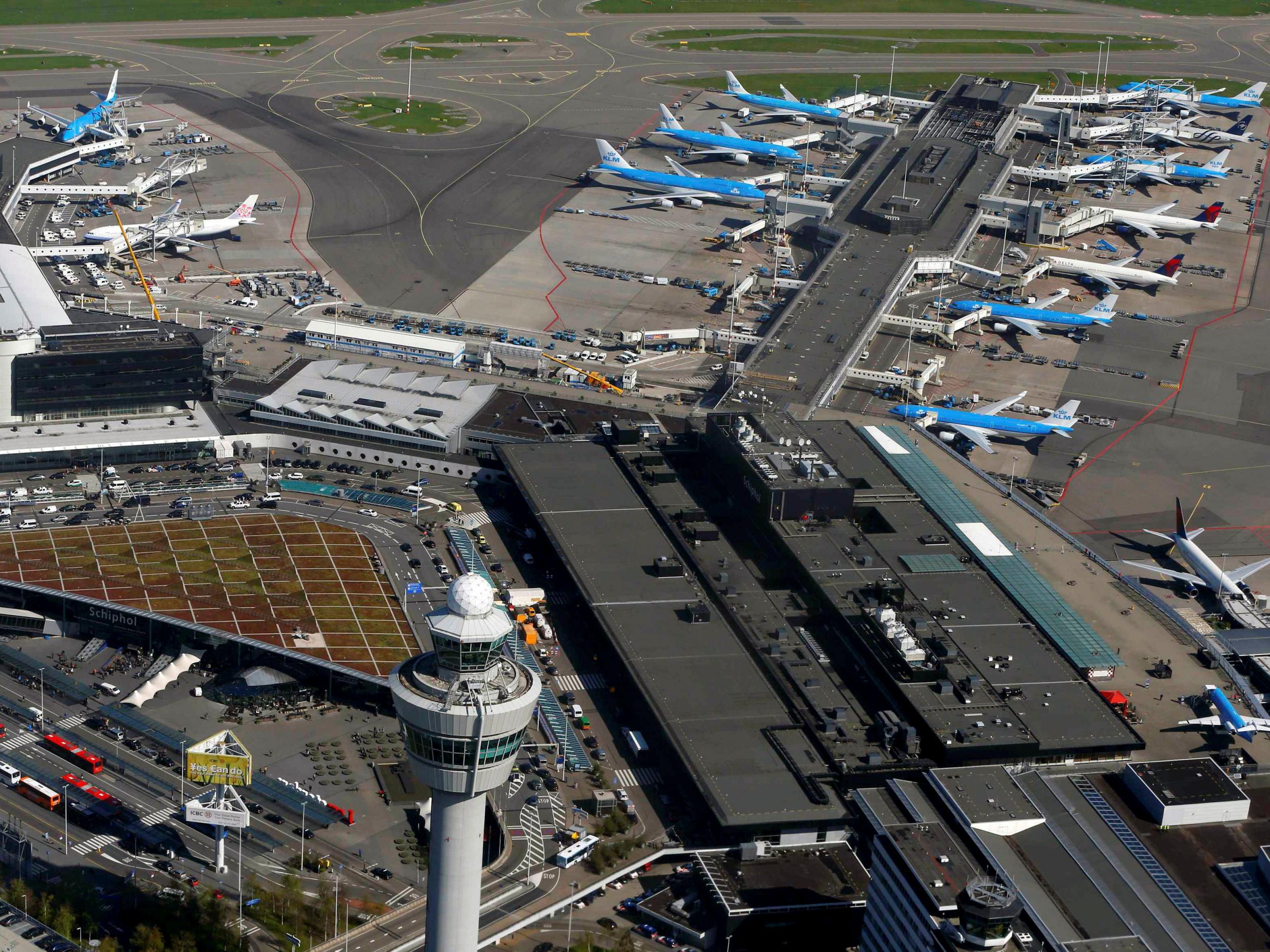 Amsterdam airport cancels all flights due to severe storms The