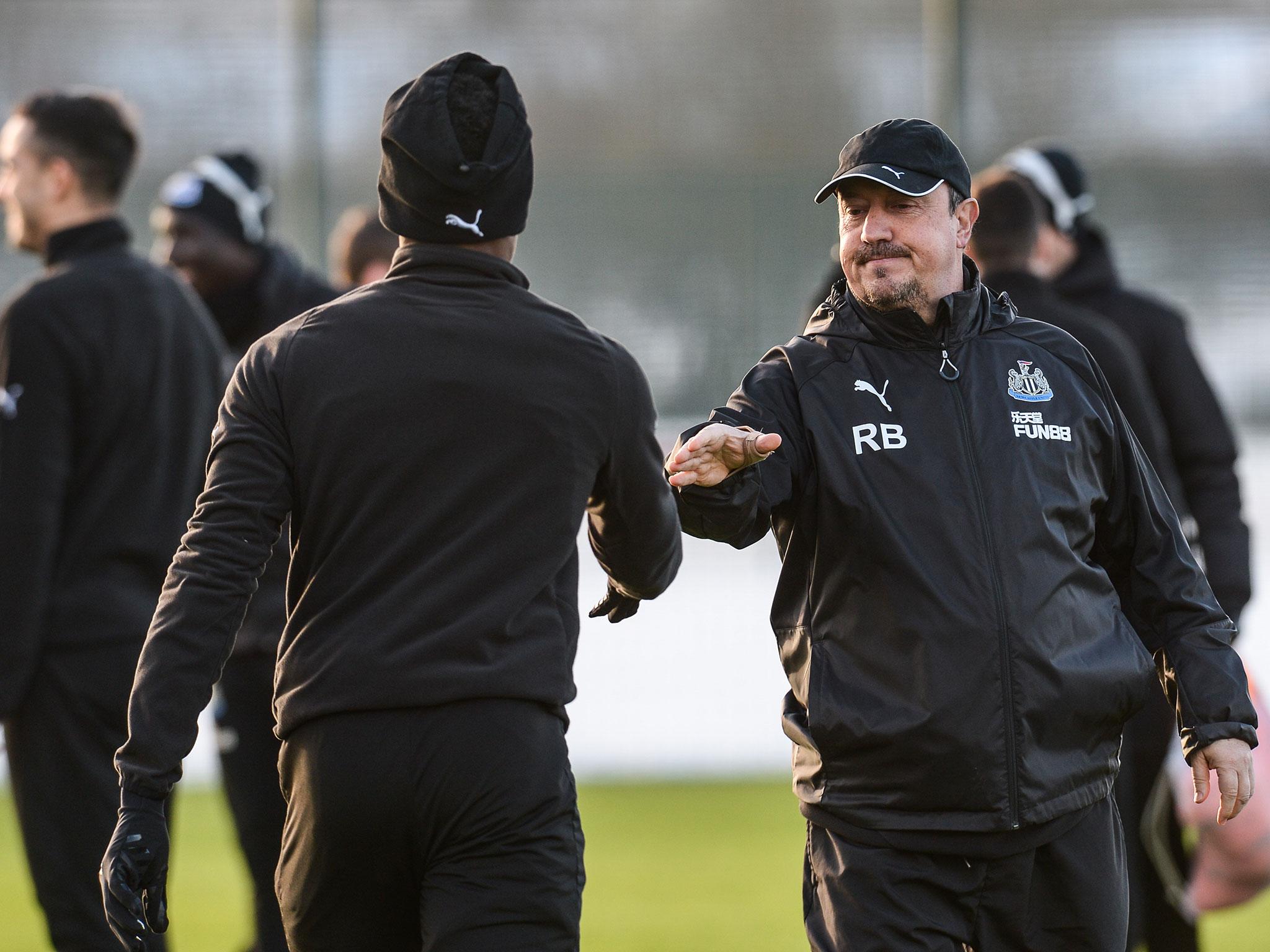 Benitez in training ahead of Newcastle's trip to Manchester City this weekend