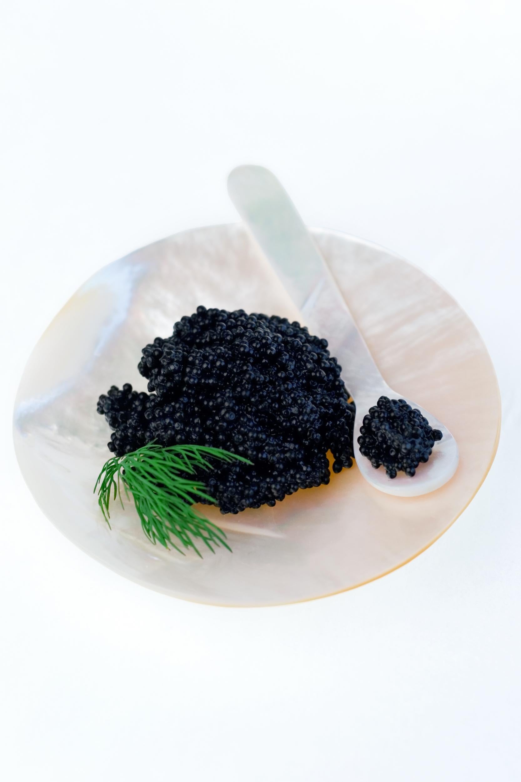 How caviar should be served