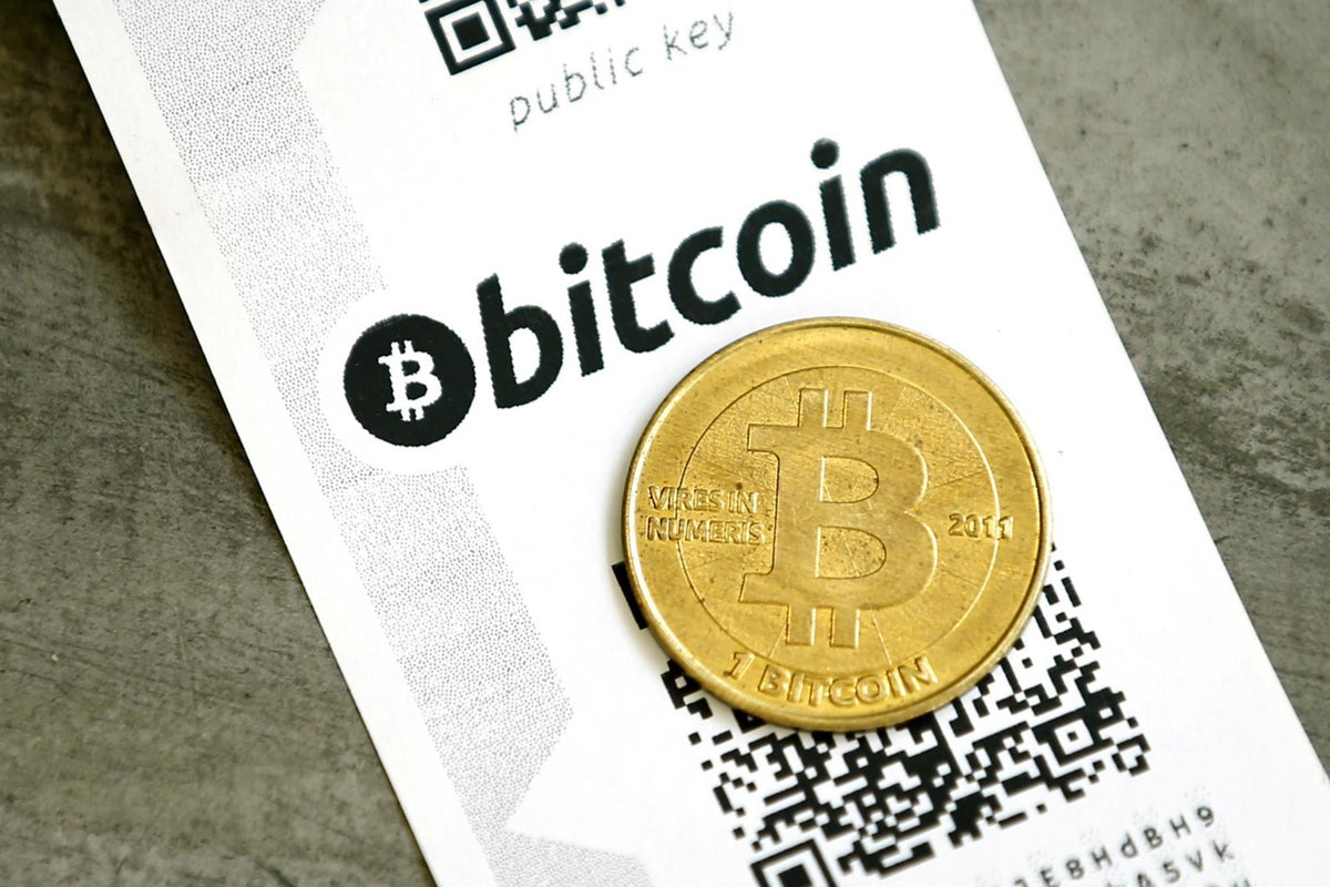 Bitcoin plunges below $8,000 amid rapid plunge in value of cryptocurrency |  The Independent | The Independent