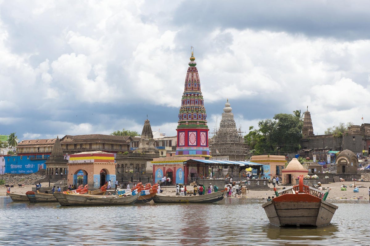 Thirteen people die after bus carrying pilgrims in India plunges into ...