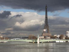 River Seine threatens wine cellars and museums as it nears record high