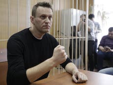 Dramatic video shows Russian police detaining opposition leader
