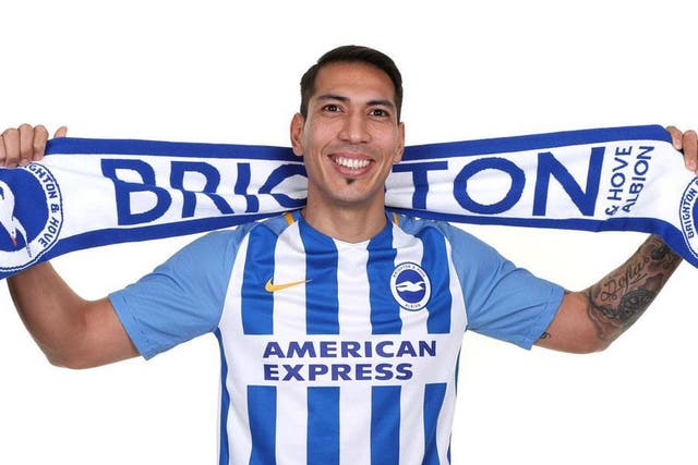 Leo Ulloa joins on loan until the end of the season