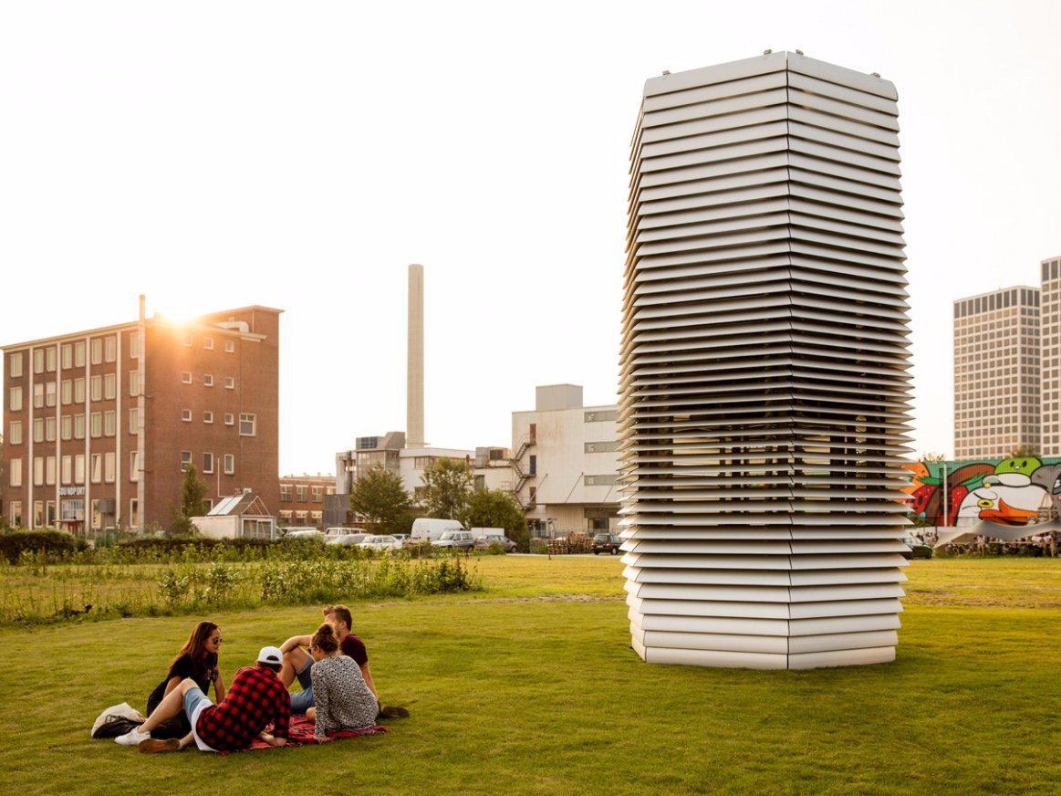 Daan Roosegaarde's "Smog-Free Tower"