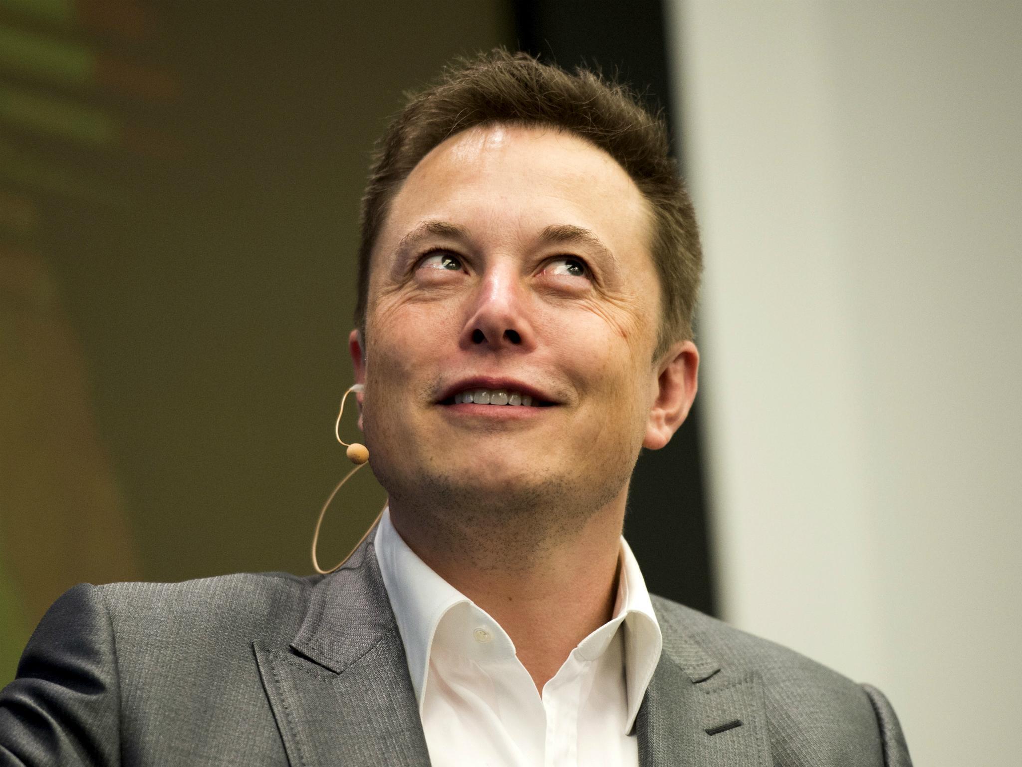 Elon Musk, Chairman of SolarCity and CEO of Tesla Motors, speaks at SolarCity's Inside Energy Summit in Manhattan, New York October 2, 2015