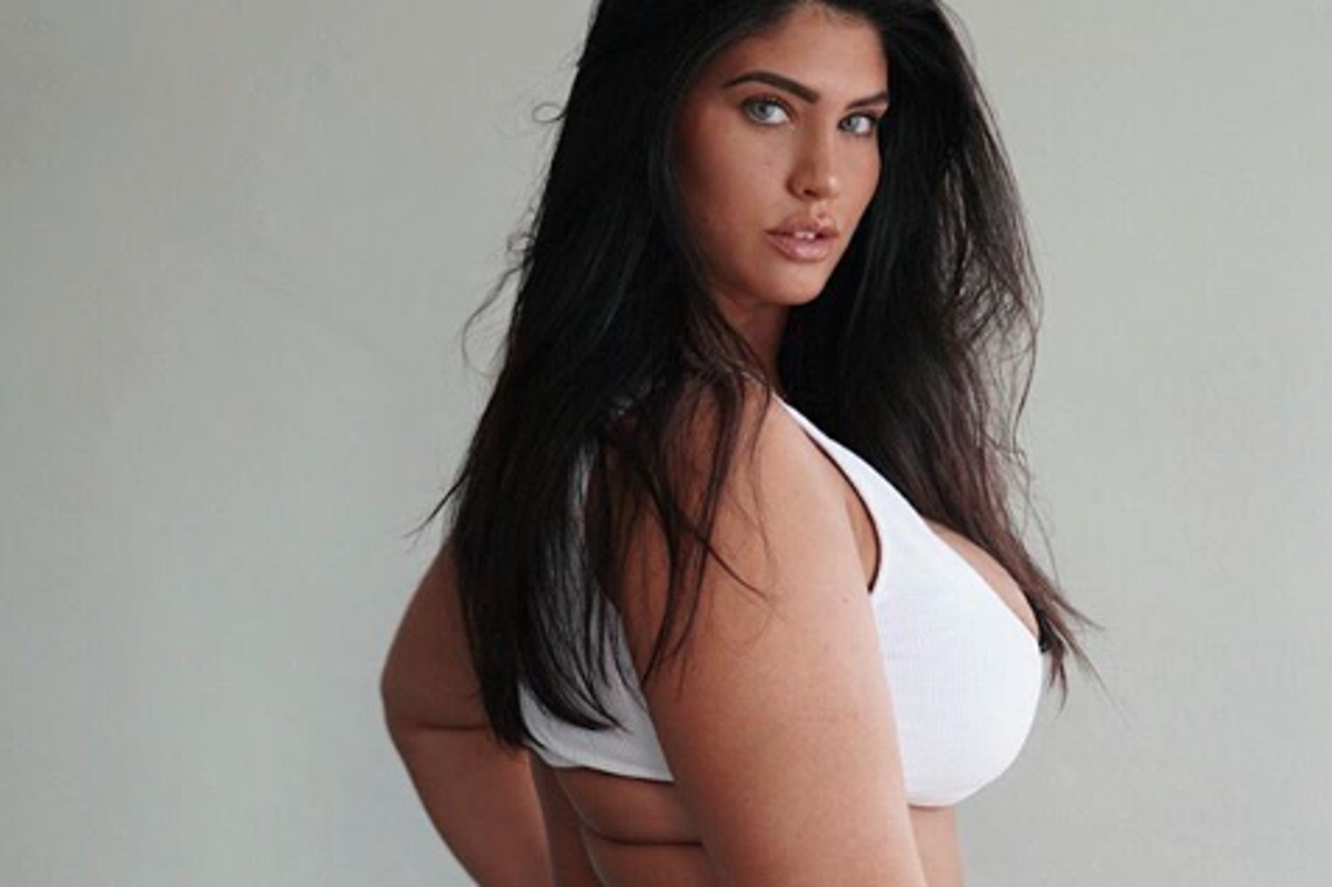 Plus-size model La'Tecia Thomas calls out 'absurd' retouched photo | The  Independent | The Independent