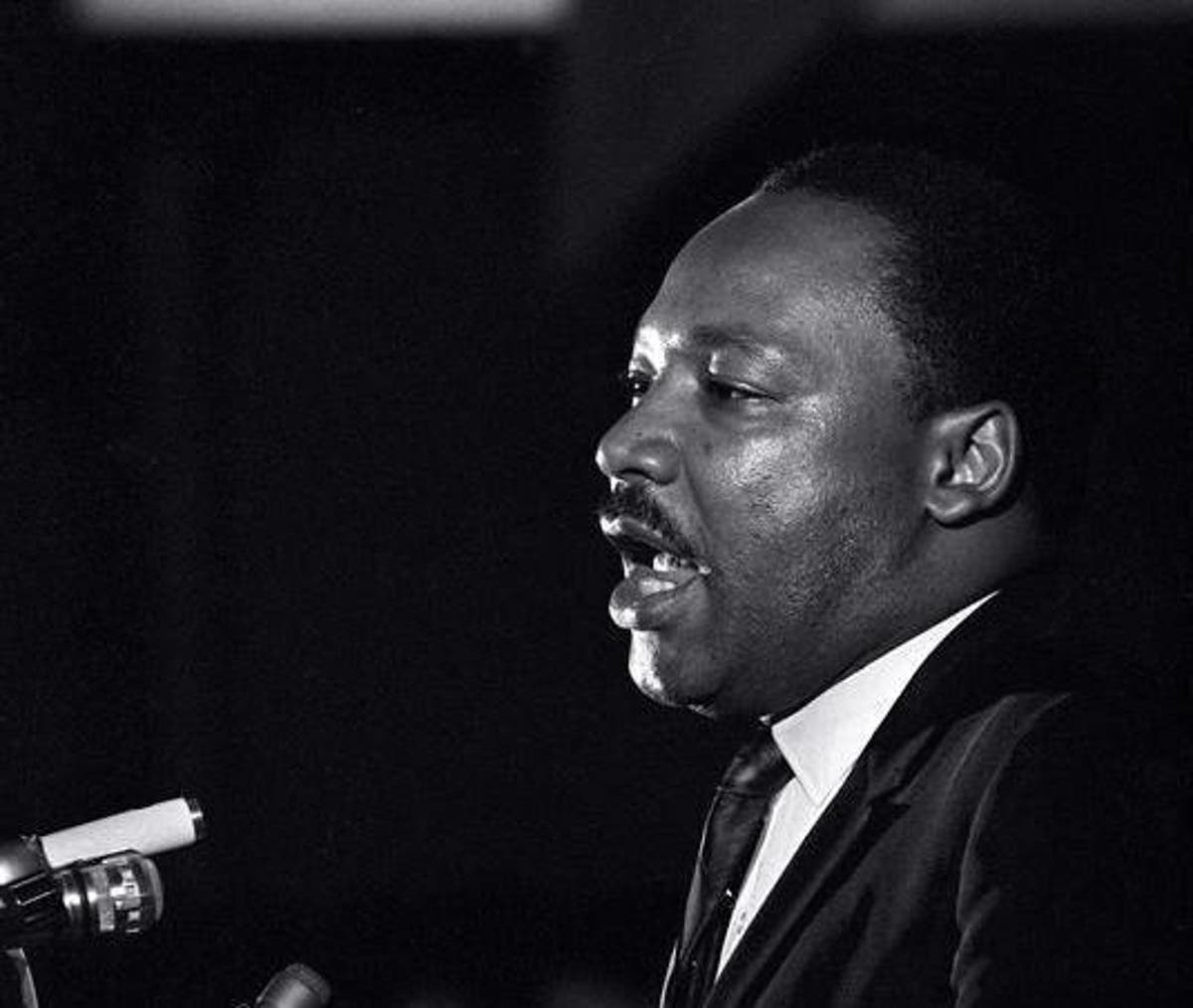 Memphis free speech and headlight picture