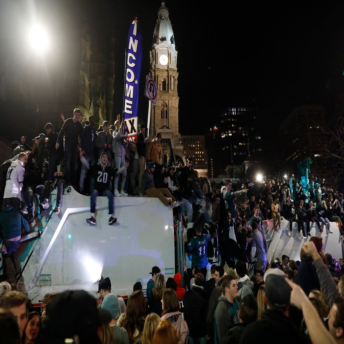 Rowdy fans take to streets after Philadelphia Eagles Super Bowl