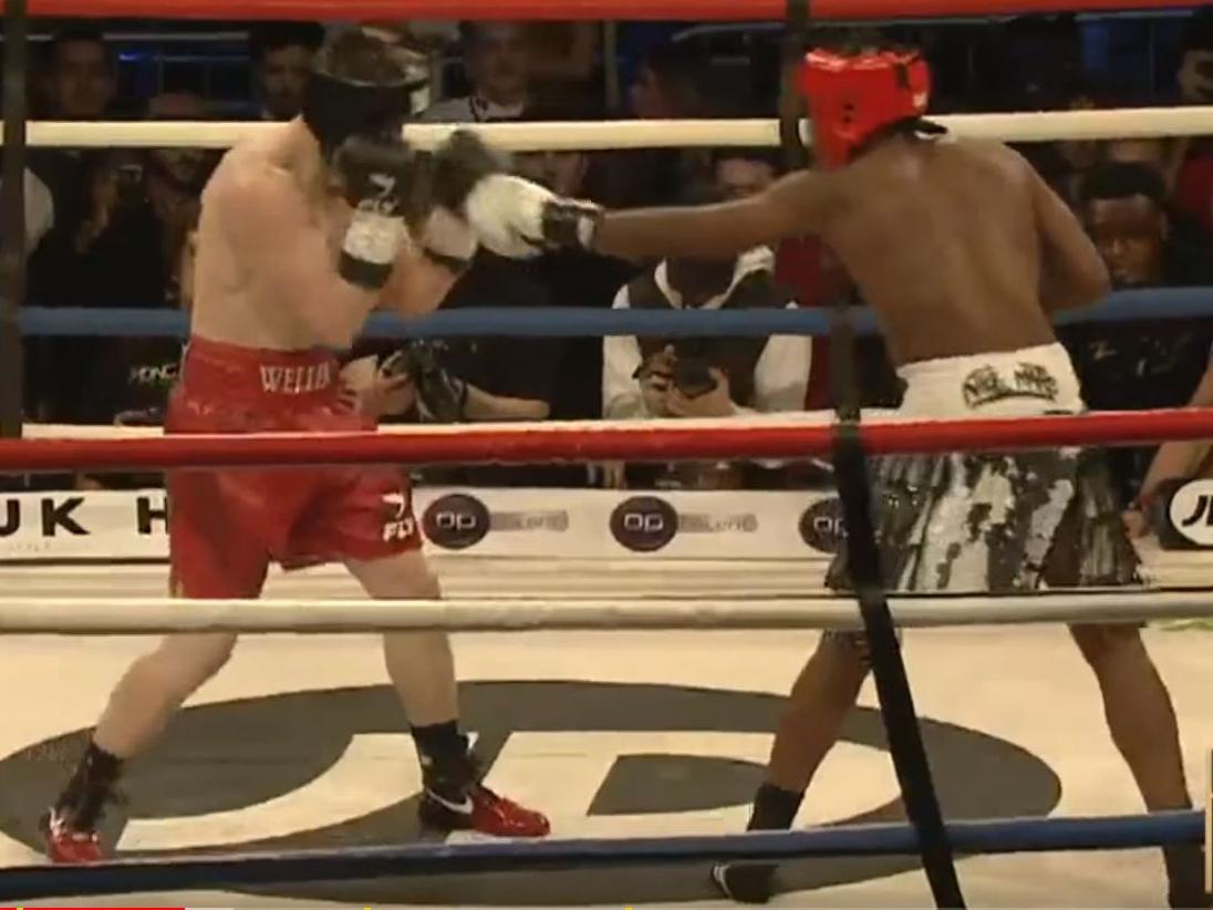 KSI vs Joe Weller: Millions watch YouTube stars' boxing ...