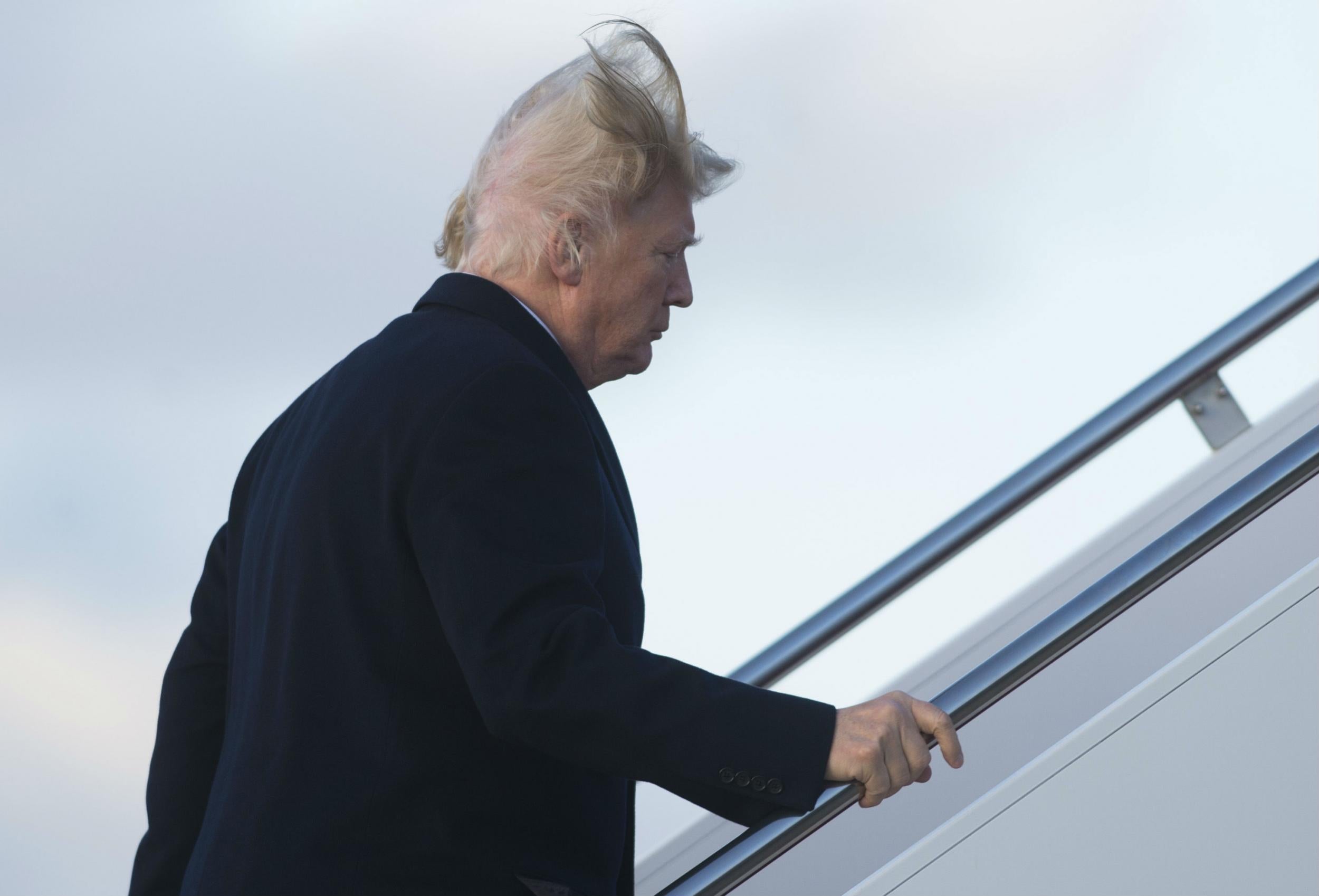 Footage Of Donald Trumps Bad Hair Day Goes Viral The Independent