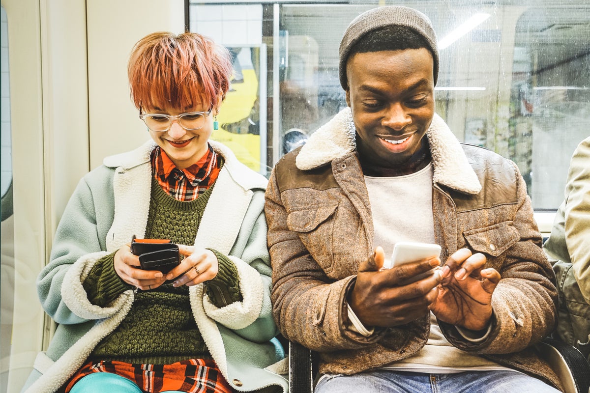 Computer programmers share flirty Tinder exchange using IT language ...