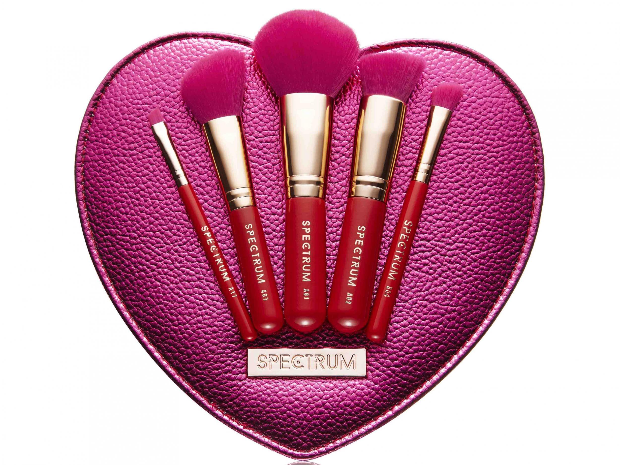 5 Piece Sweetheart Set, £44.99, Spectrum