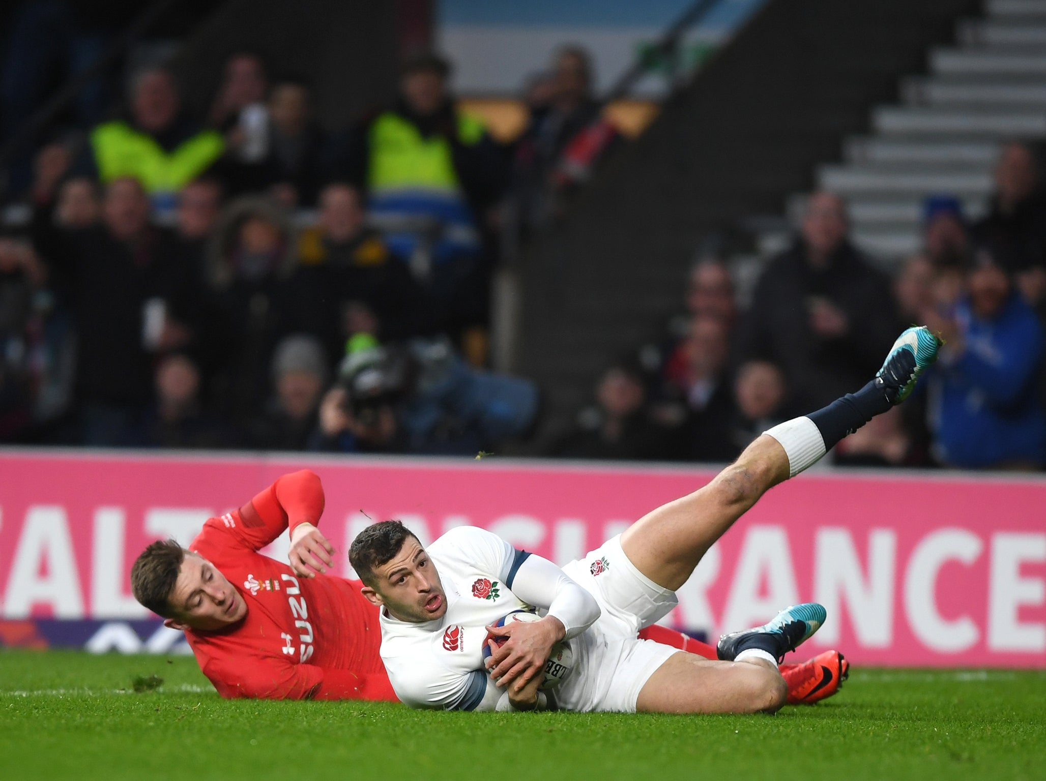 May dives over for England's first try